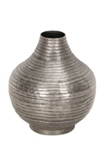 Lade das Bild in den Galerie-Viewer, Vase Metall antik silber bauchig Ø24cm H27,5cm
