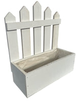 Lade das Bild in den Galerie-Viewer, Holz-Pflanzkasten Zaun-Optik weiß – 23 × 10 cm – Höhe 27 cm – Mit Folie ausgelegt – Dekorativer Kräuter- &amp; Blumenpflanzkasten
