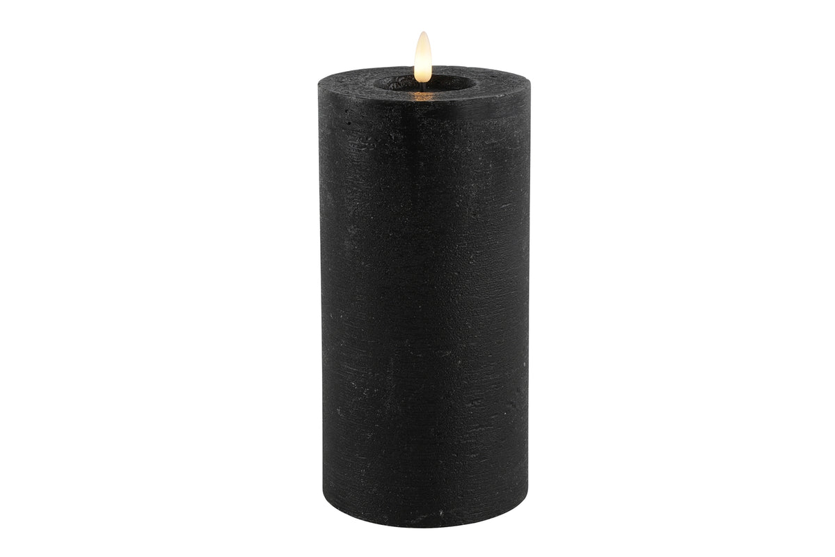 LED Stumpenkerze Rustikal Schwarz Ø 10 cm H 10/15/20 cm – Indoor LED Kerze mit warmweißem Flammeneffekt, Timer & Fernbedienungsfunktion – 3 Größen wählbar – Echt Wax– 2x AA Batterien