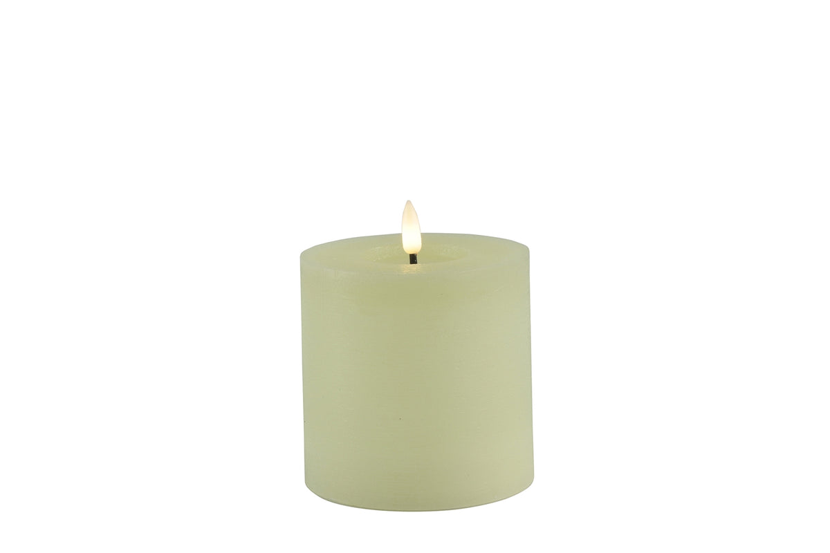 LED Stumpenkerze Rustikal Creme Ø 10 cm H 10/15/20 cm – Indoor LED Kerze mit warmweißem Flammeneffekt, Timer & Fernbedienungsfunktion – 3 Größen wählbar – Echt Wax– 2x AA Batterien