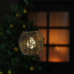 Lade das Bild in den Galerie-Viewer, Solar Hängelampe Eliya 15 cm+19 cm – LED Solarlaterne für Garten, natur 2Größen wählbar (Kopie)
