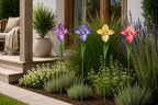Gartenstecker Iris aus Metall – Mehrfarbige Blütendekoration 74 cm – Wetterfeste Gartendeko für Blumenbeet, Rasen, Balkon & Terrasse