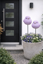Lade das Bild in den Galerie-Viewer, Gartenstecker Vogel am Pick Keramik flieder 2er Set Ø10cm H9,5cm + Stab 73cm Dekorativer Gartenstab mit Vogelmotiv
