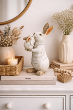 Lade das Bild in den Galerie-Viewer, Hase Ostern Figur weiss Polyresin Ø7,5x10cm H17cm Skulptur Landhaus
