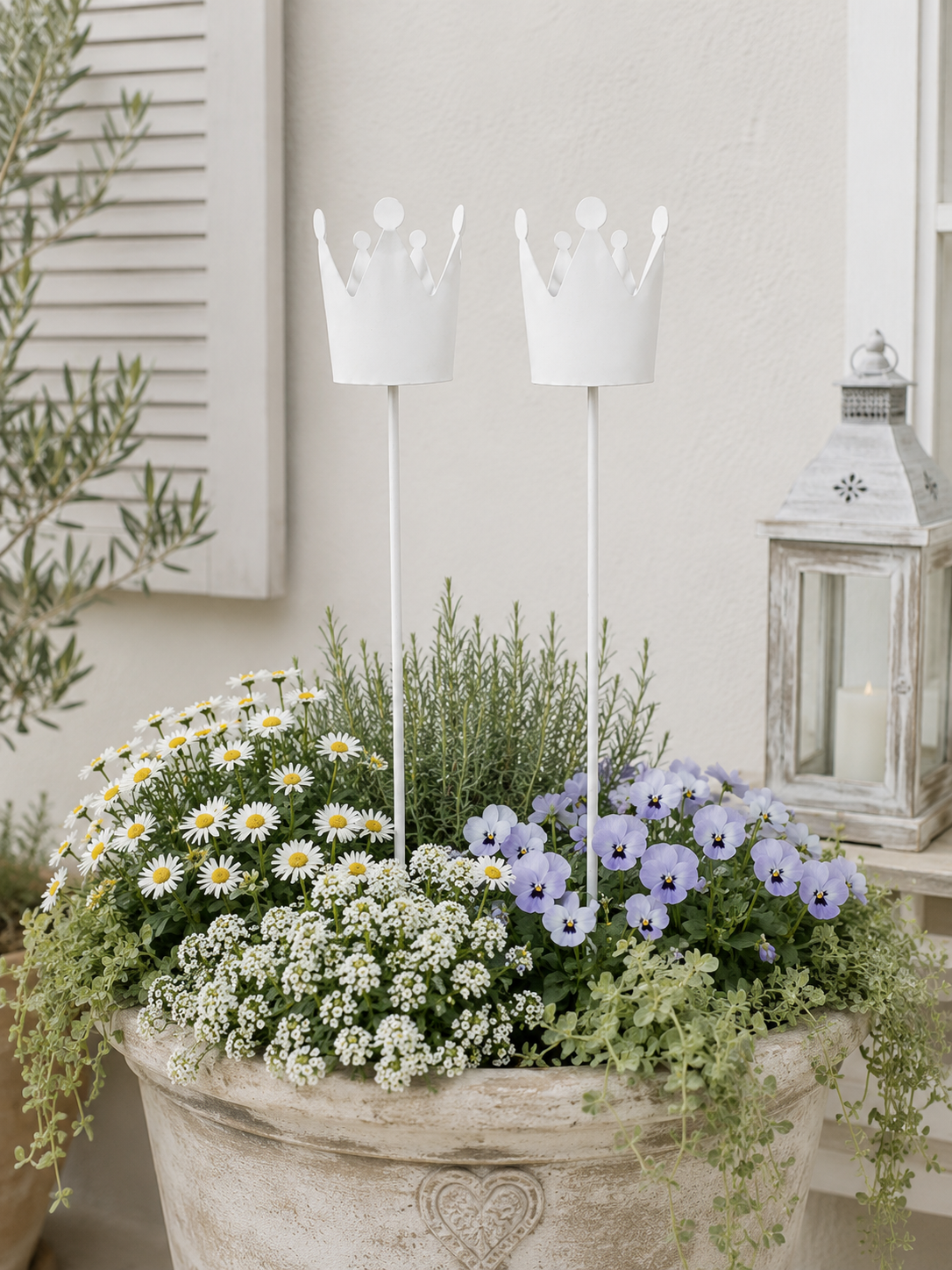 Gartenstecker Krone 2er Set Metall weiß Dekokrone am Stab Pflanzstecker für Garten, Blumentopf und Beet Ø13cm L80 cm