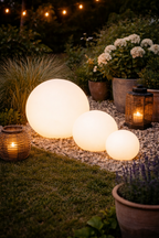 Solar LED Kugelleuchte Ø20/25/30cm Außenleuchte Garten, Balkon & Terrasse Wetterfest IP44 Warmweißes Licht Kunststoff Weiß Dekorative Solar Gartenlampe 3Größen wählbar
