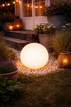 Solar LED Kugelleuchte Ø20/25/30cm Außenleuchte Garten, Balkon & Terrasse Wetterfest IP44 Warmweißes Licht Kunststoff Weiß Dekorative Solar Gartenlampe 3Größen wählbar