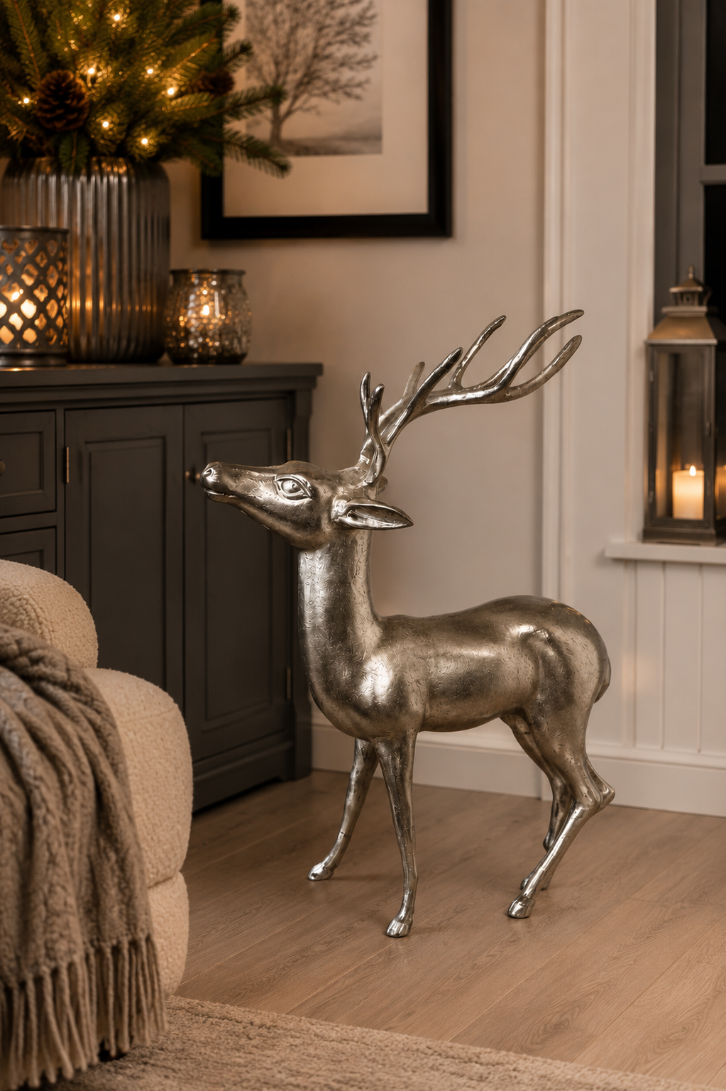 Rentier aus Aluminium H70cm hoch Elegante Weihnachtsdekoration in Nickeloptik Stilvolle Tisch- & Wohnraumdekoration
