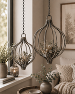 Lade das Bild in den Galerie-Viewer, Deko-Kugeln Metall zum Hängen 2er Set – Zebra Ornament Onion Design Hängekugeln Ø10cm &amp; Ø15cm Dekoration für Garten, Terrasse, Balkon &amp; Wohnbereich
