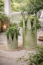 Lade das Bild in den Galerie-Viewer, Dekokrone Metall 2er Set Antik-Grün – Vintage Kronen-Deko im Shabby Chic Landhausstil Pflanzkrone &amp; Pflanzgefäß H46/35 cm Ø26/23 cm
