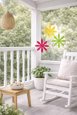 Lade das Bild in den Galerie-Viewer, Metall Blume zum Hängen – Ø 16 cm – 3-farbig sortiert Pink, Gelb &amp; Grün Dekorative Hängeblume für Fenster, Wohnbereich &amp; Garten – Frühlingsdeko
