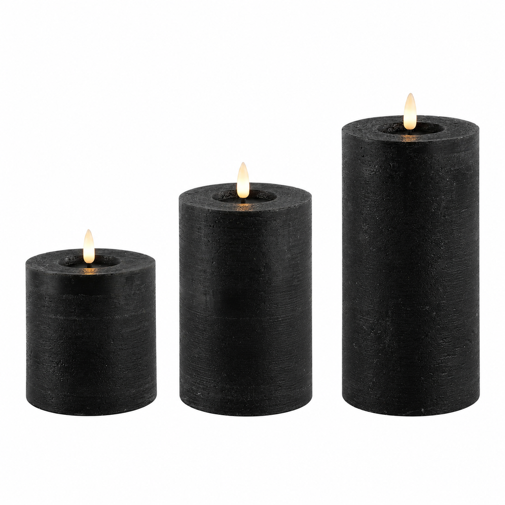 LED Stumpenkerze Rustikal Schwarz Ø 10 cm H 10/15/20 cm – Indoor LED Kerze mit warmweißem Flammeneffekt, Timer & Fernbedienungsfunktion – 3 Größen wählbar – Echt Wax– 2x AA Batterien