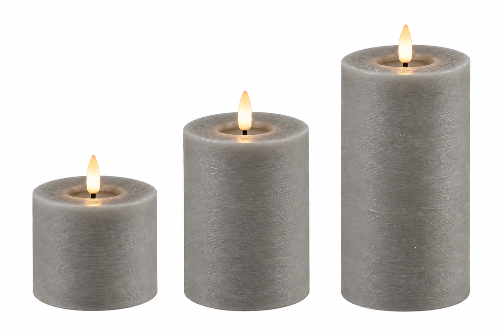 LED Stumpenkerze Rustikal Grau Ø 10 cm – Inndoor LED Kerze mit warmweißem Flammeneffekt, Timer & Fernbedienungsfunktion – 3 Größen wählbar – Echt Wax – 2x AA Batterien