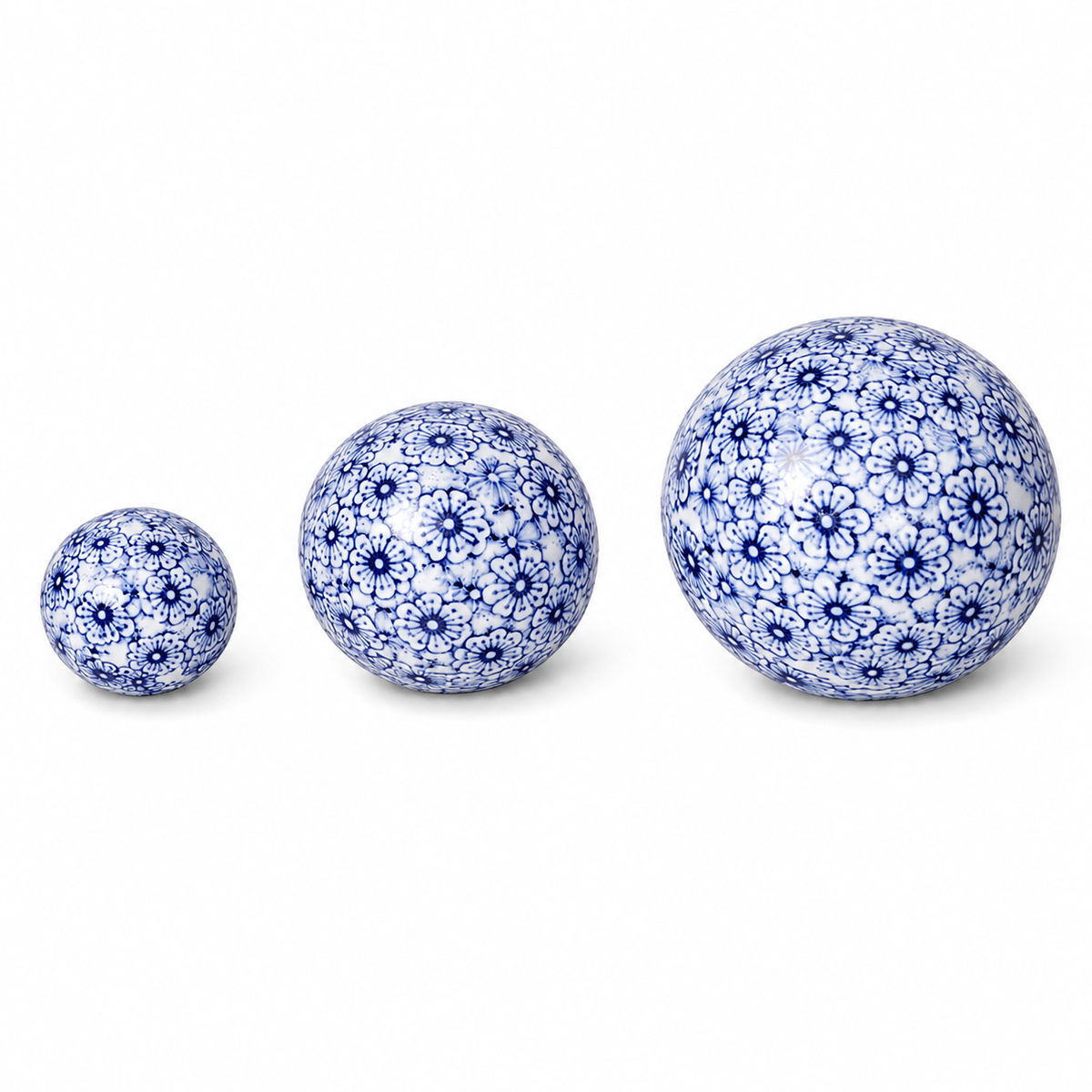 Schwimmkugel blau/weiß Ø4cm/Ø6cm/Ø7,5cm Blüten Porzellan Gartendekoration Schwimmende Deko Kugeln für Teich, Brunnen & Wasserschalen Elegante Garten Deko 3Größen wählbar