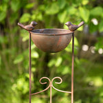 Lade das Bild in den Galerie-Viewer, Vogeltränke an Rankgitter Futterstelle Gartenstab Gartenstecker Rost farbend H76cm
