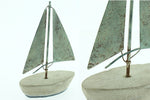 Lade das Bild in den Galerie-Viewer, Segelboot Holz Schiff Boot Figur Maritim 14x6cm H20cm natur/blau
